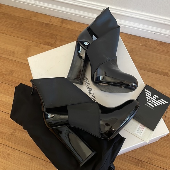 Emporio Armani black patent leather booties 38 - Picture 3 of 11